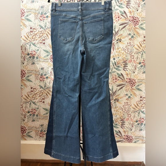 SPANX NWT Women's Mixed Wash Flare Jeans High Rise Size Medium Pull-on $150 MSRP - Picture 8 of 8
